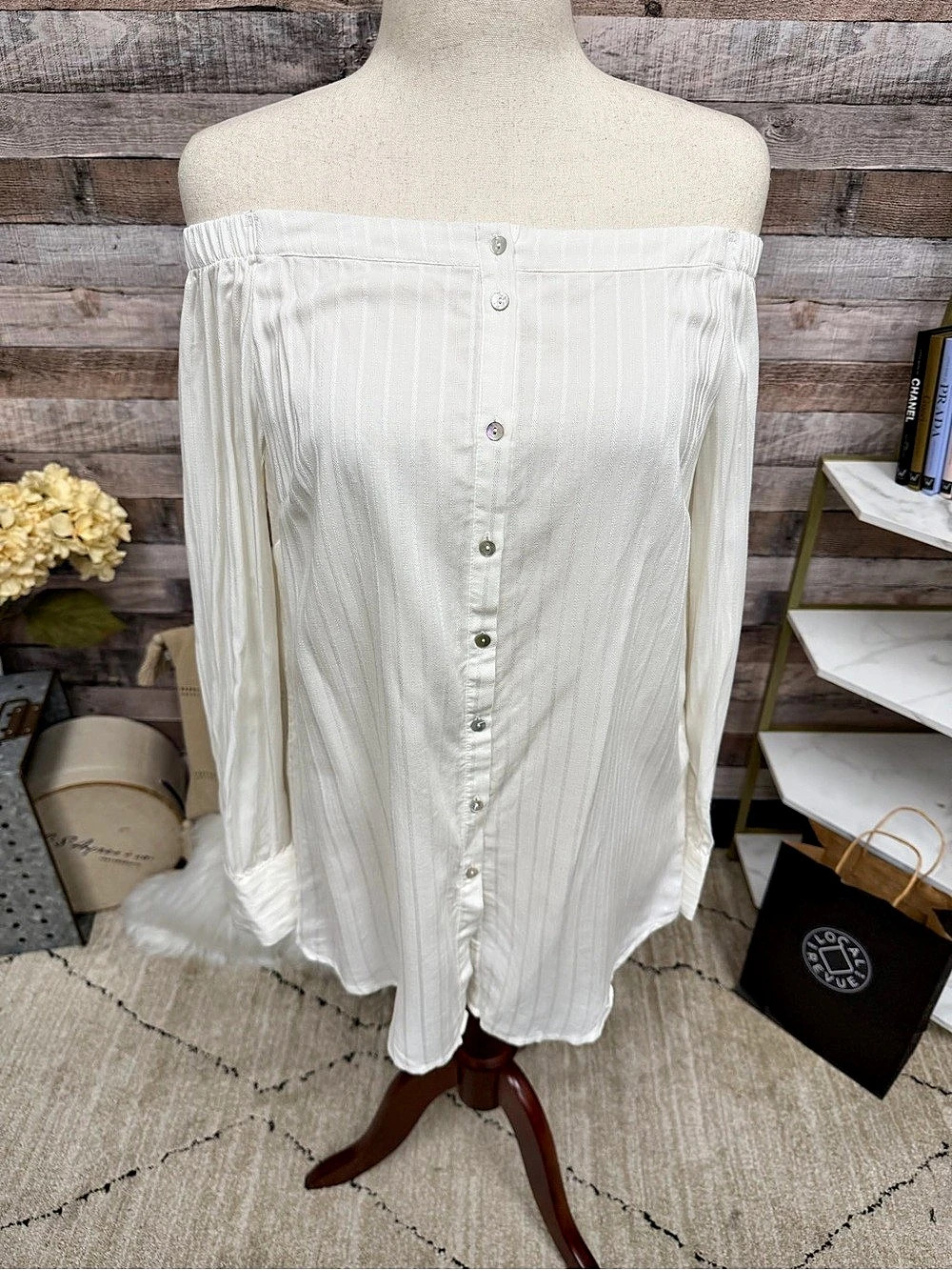 No Label White Off the Shoulder Button Down Blouse